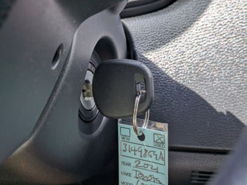 Used 2021 Toyota Corolla LE FWD image 25
