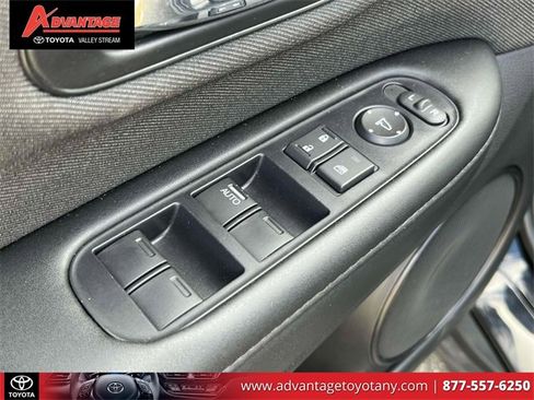 Used 2022 Honda HR-V LX image 22