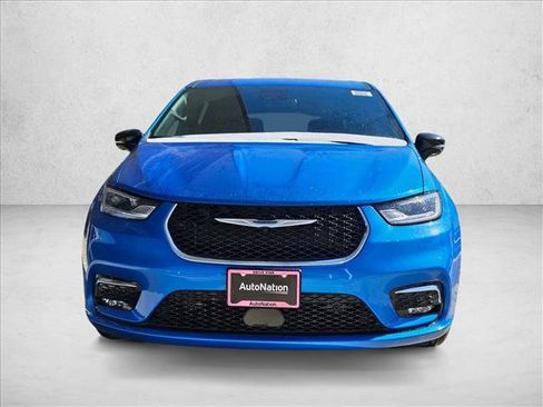 New 2026 Chrysler Pacifica Select image 6