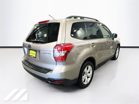 Used 2015 Subaru Forester 2.5i Premium image 5