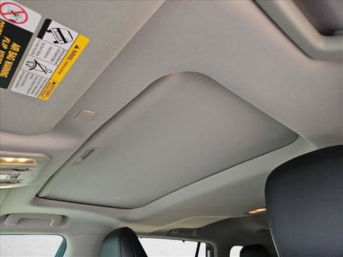 Used 2021 Toyota Highlander XLE FWD image 15
