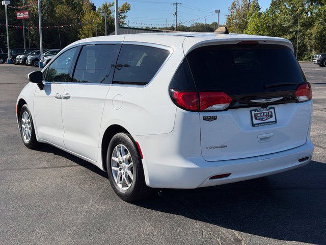 Used 2023 Chrysler Voyager LX FWD image 7