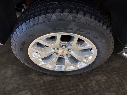 Used 2017 GMC Yukon SLT w/ Open Road Package image 37