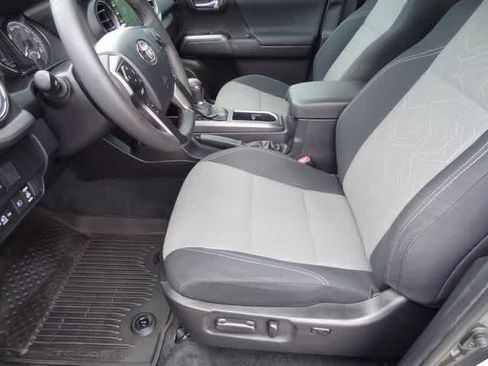 Used 2023 Toyota Tacoma TRD Sport AWD/4WD image 6