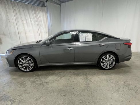 Used 2025 Nissan Altima 2.5 SL FWD image 5