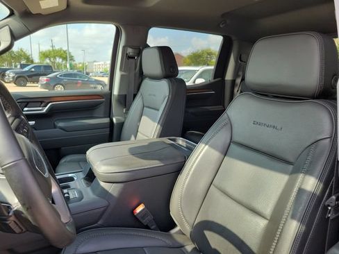 Used 2025 GMC Sierra 1500 Denali AWD/4WD image 14