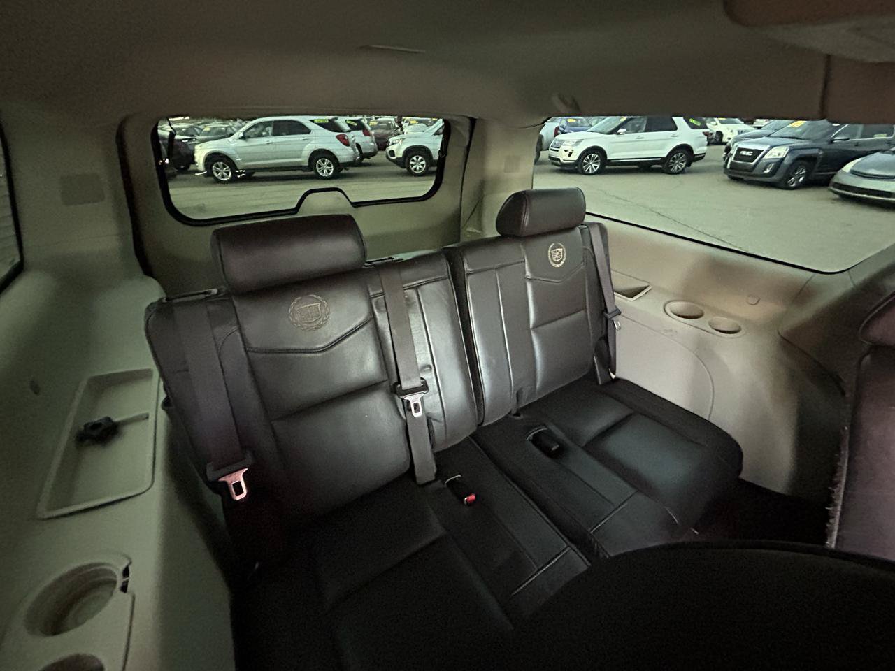 Used 2011 Cadillac Escalade ESV Platinum AWD/4WD image 13