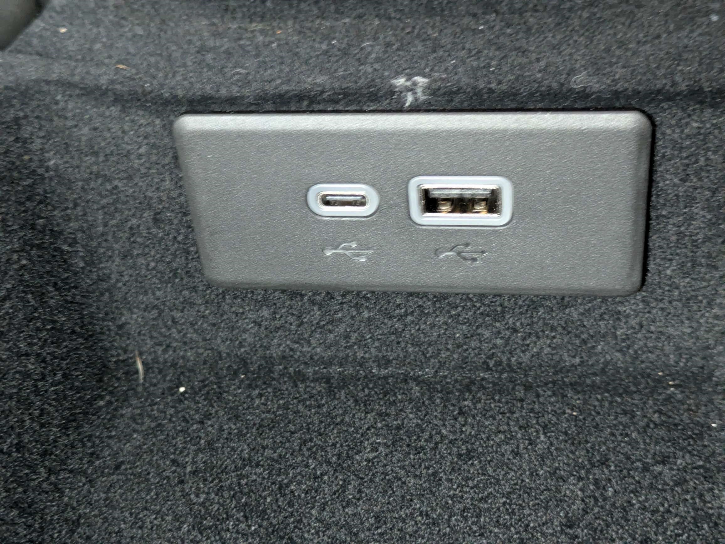 Used 2024 Chevrolet Corvette Z06 RWD image 18