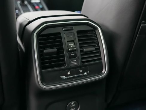 New 2026 Porsche Macan image 20