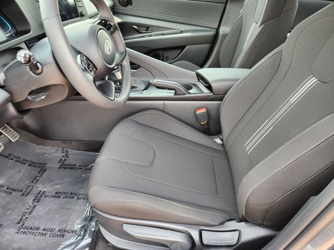 New 2025 Hyundai Elantra Sport image 7
