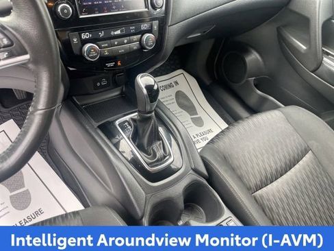 Used 2018 Nissan Rogue SV w/ Premium Package AWD/4WD image 24