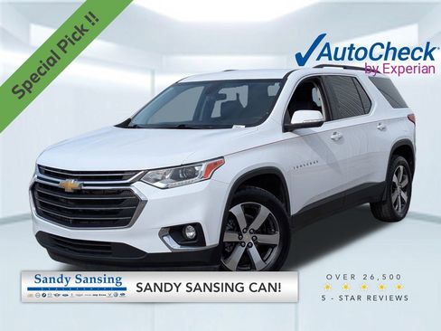 Used 2021 Chevrolet Traverse LT w/ LT Premium Package image 1