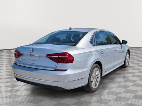 Used 2018 Volkswagen Passat 2.0T SE FWD image 5