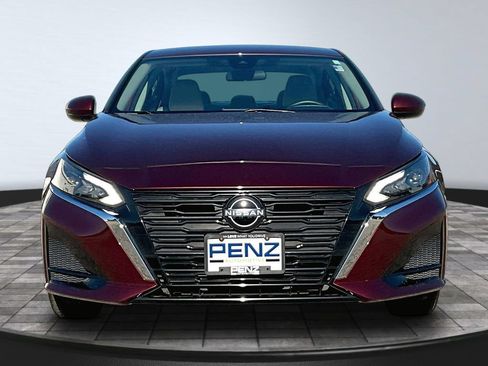Used 2023 Nissan Altima 2.5 SV AWD/4WD image 2