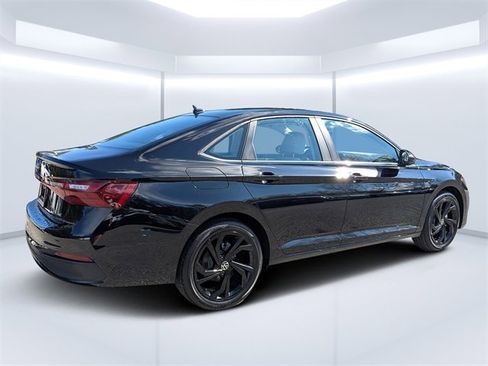 New 2026 Volkswagen Jetta SE image 3