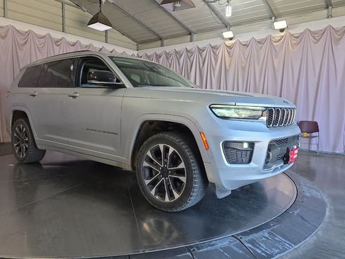Used 2021 Jeep Grand Cherokee L Overland w/ Advanced Protech Group III AWD/4WD image 10