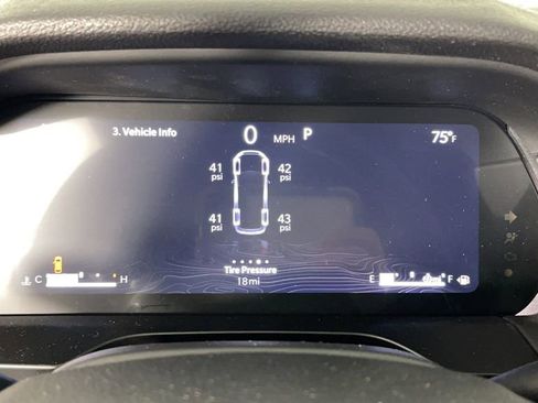 New 2025 Jeep Grand Cherokee L Laredo image 27