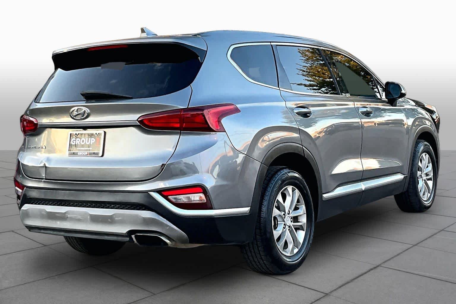 Used 2019 Hyundai Santa Fe SEL FWD image 13