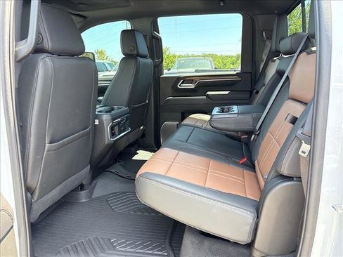 Certified 2025 Chevrolet Silverado 2500 High Country w/ High Country Premium Package AWD/4WD image 9