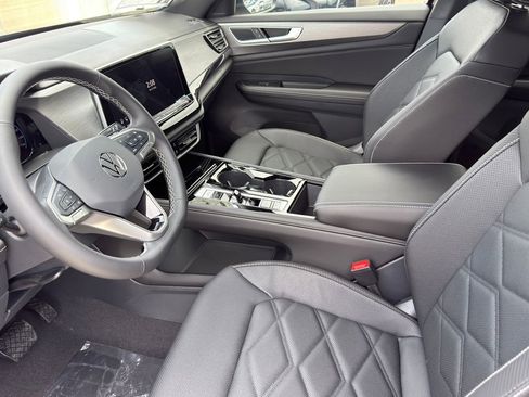 New 2026 Volkswagen Atlas Cross Sport SE FWD image 12
