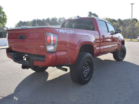 Used 2020 Toyota Tacoma TRD Sport w/ Technology Package image 9