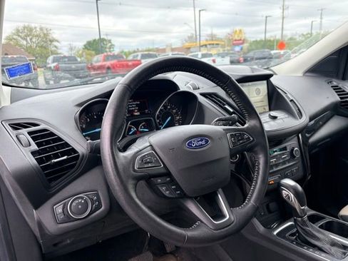 Used 2019 Ford Escape SEL AWD/4WD image 9