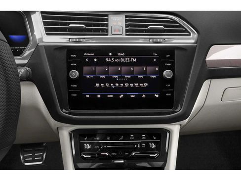 Certified 2022 Volkswagen Tiguan SE R-Line FWD image 7