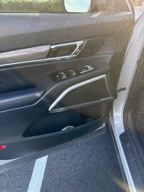 Used 2021 Kia Telluride EX w/ EX Premium Package AWD/4WD image 9