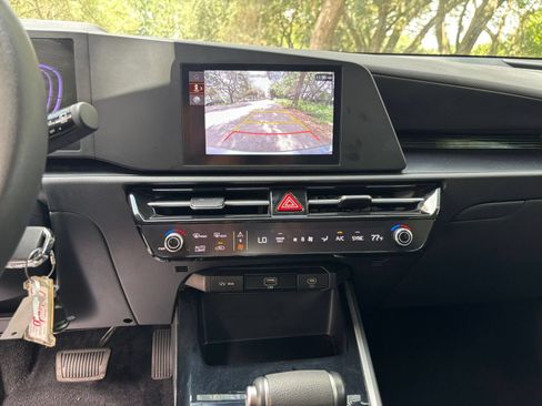 Used 2026 Kia Niro LX FWD image 17