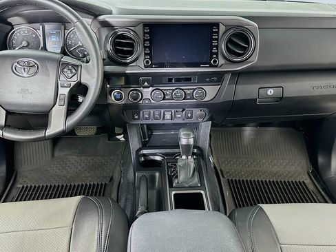Used 2023 Toyota Tacoma TRD Sport w/ Technology Package AWD/4WD image 18