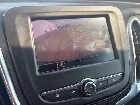 Used 2022 Chevrolet Equinox LT image 23