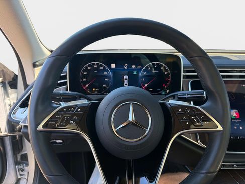 Used 2025 Mercedes-Benz E 350 4MATIC Sedan image 24