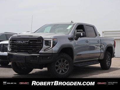 New 2026 GMC Sierra 1500 AT4X w/ LPO, Black Badging Package