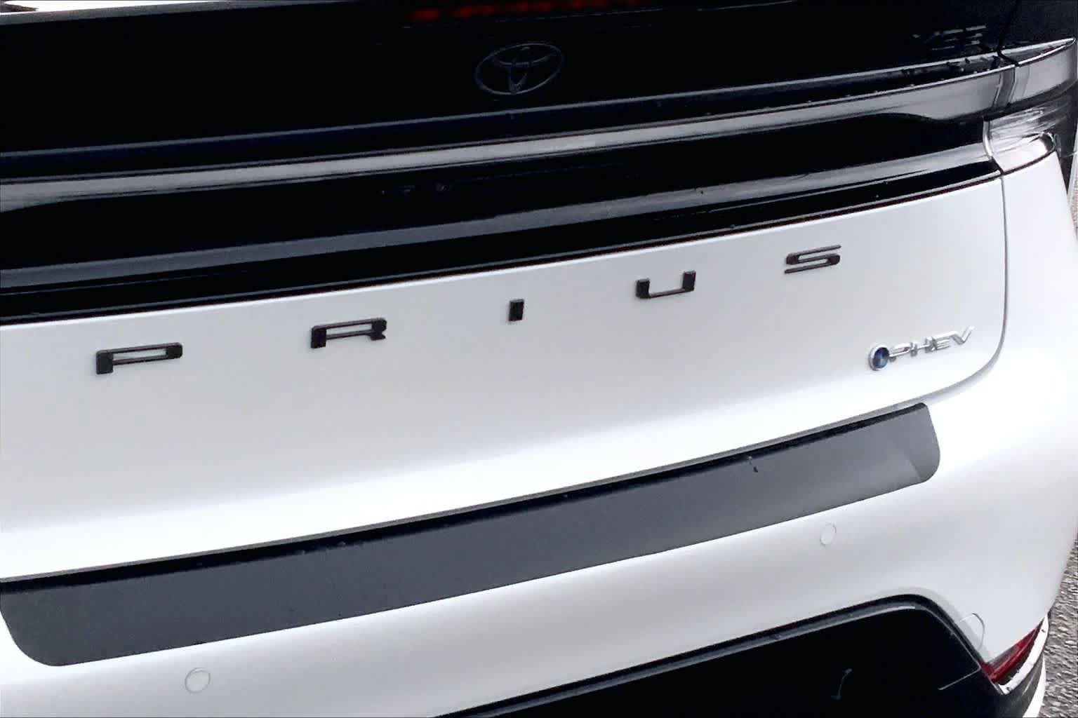 New 2027 Toyota Prius Plug-In Hybrid w/ Limited Premium Package FWD image 17