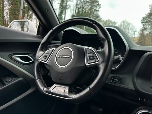 Used 2018 Chevrolet Camaro LT image 17