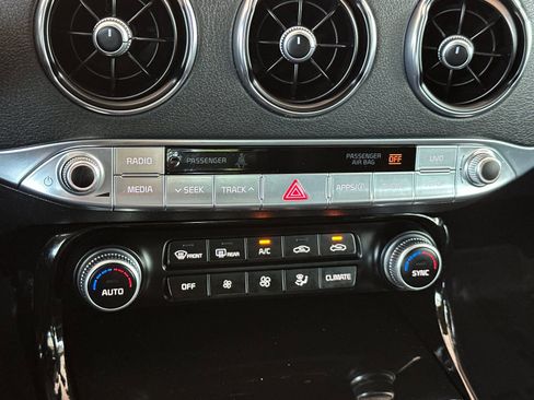 Used 2018 Kia Stinger RWD image 23