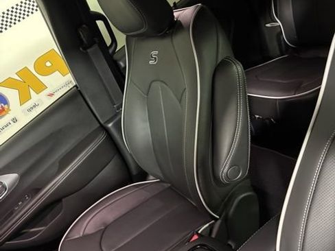 New 2026 Chrysler Pacifica Limited AWD/4WD image 38