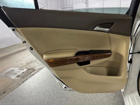 Used 2009 Honda Accord EX image 30