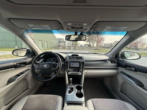 Used 2012 Toyota Camry XLE w/ Leather Pkg image 15
