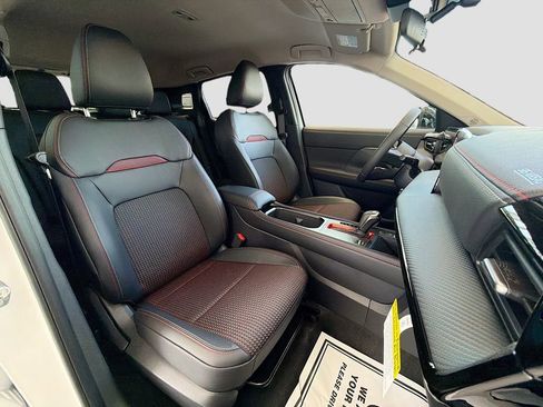 New 2026 Nissan Kicks SR image 30