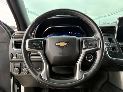 Used 2023 Chevrolet Suburban LT w/ Luxury Package image 17