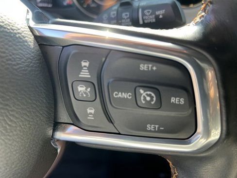 Used 2022 Jeep Wrangler Unlimited Sahara image 34