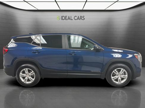 Used 2023 GMC Terrain SLE w/ LPO, Floor Liner Package AWD/4WD image 4