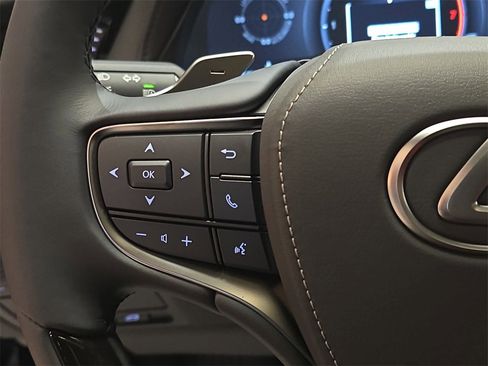 New 2026 Lexus LS 500 AWD image 17