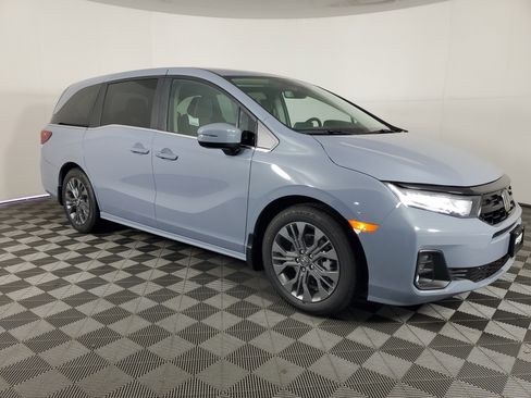 New 2026 Honda Odyssey Touring image 2
