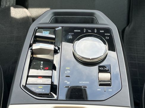 Used 2024 BMW iX xDrive50 w/ Sport Package AWD/4WD image 6