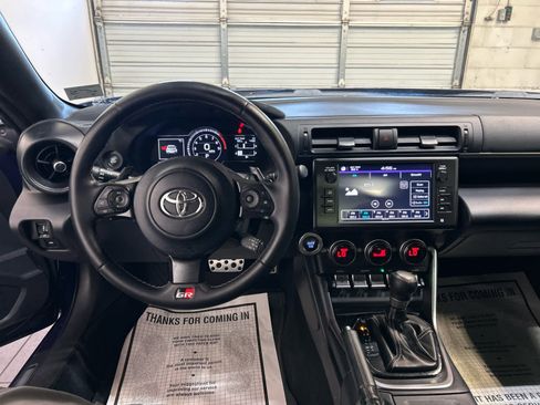 Used 2022 Toyota GR86 Premium w/ ALL Weather Mat Package (TMS) RWD image 4