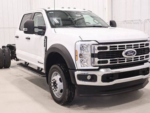 New 2026 Ford F450 XL w/ XL Chrome Package image 2