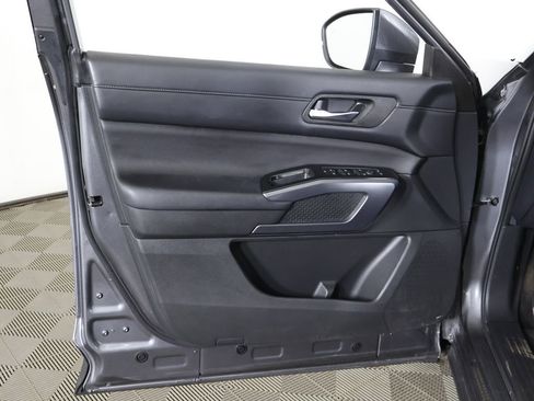 Used 2023 Nissan Pathfinder SL w/ SL Premium Package AWD/4WD image 28