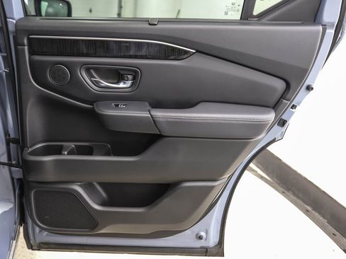 Used 2023 Honda Pilot Elite image 25